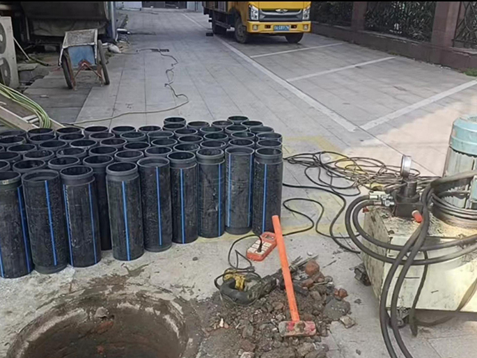 博兴PE置换管厂家 DN315置换管 非开挖管短管置换